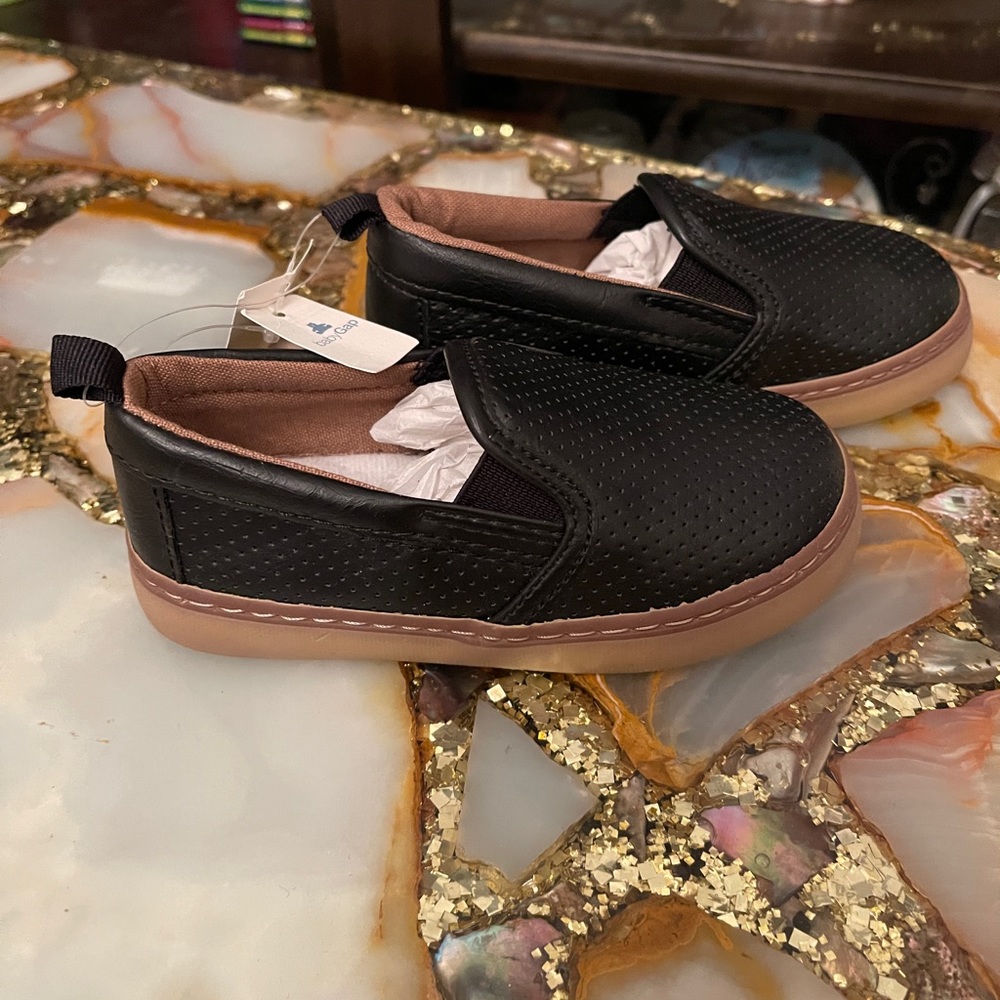 NWT Gap Baby Shoes Size 7